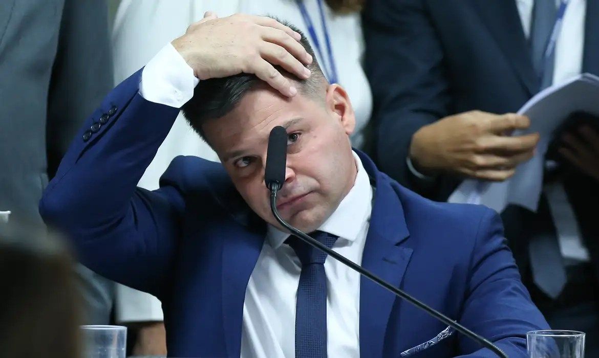A conta de 2022: Moraes cassa a aposentadoria de Silvinei Vasques