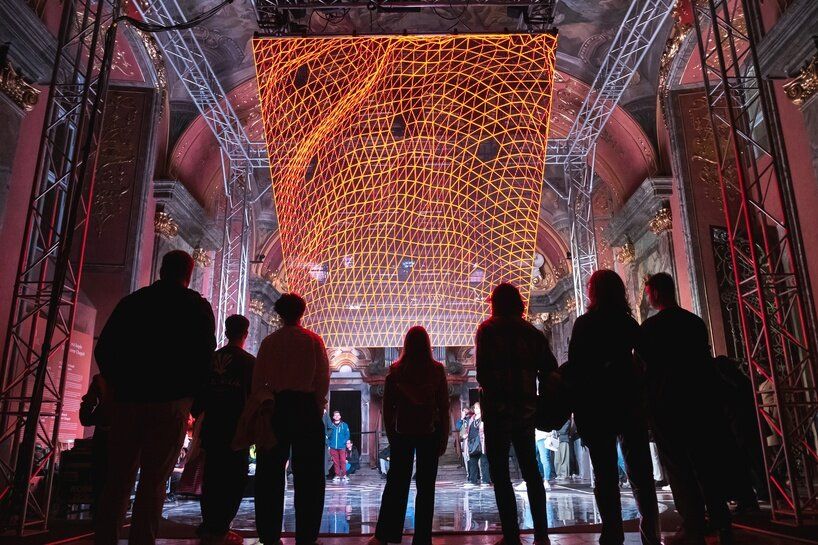 Praga se acende com arte digital: o festival que transformou a cidade