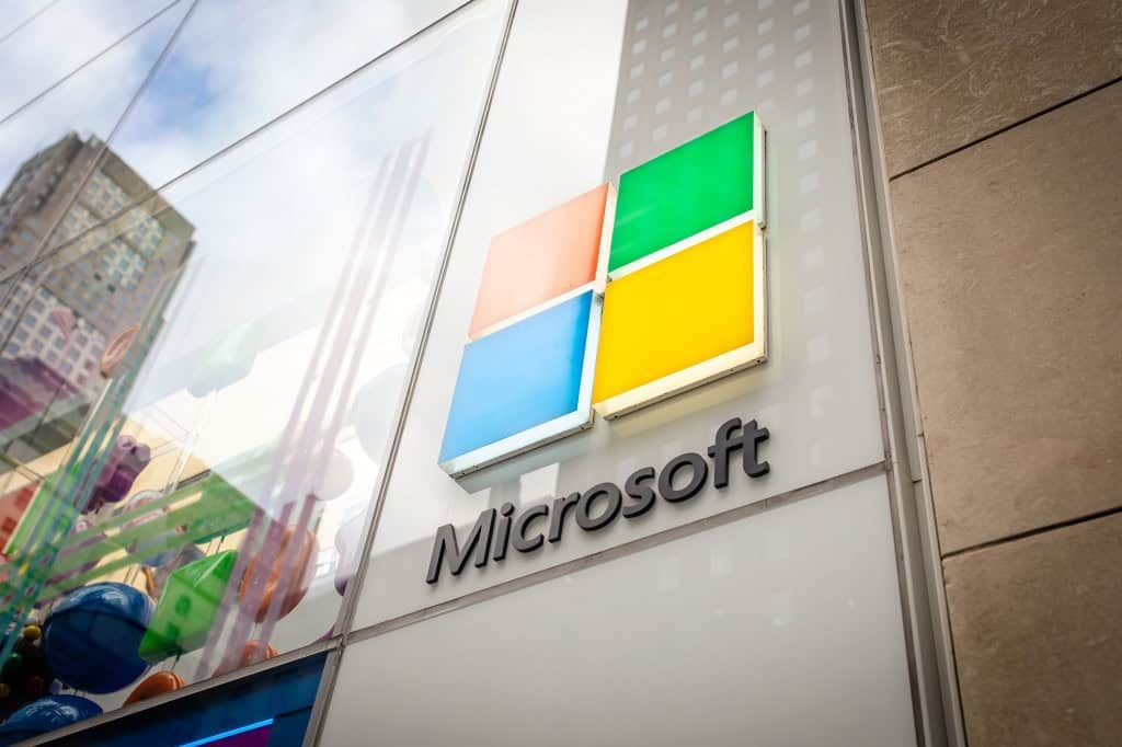 Microsoft lança modelos próprios de IA e desafia hegemonia da OpenAI