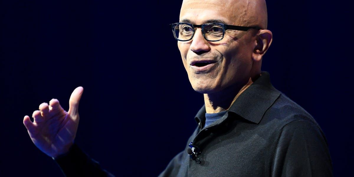 Microsoft segura os gastos com IA, e Wall Street agradece