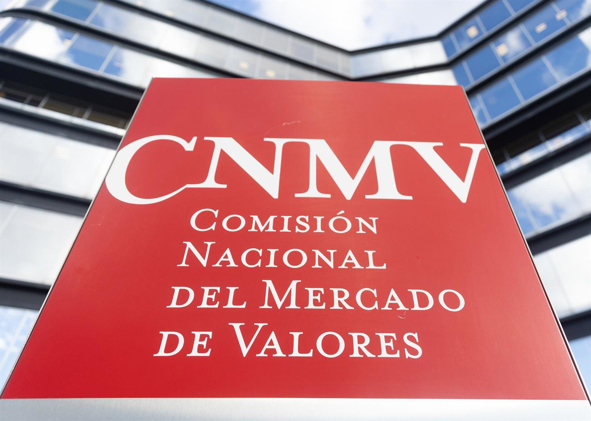 CNMV alerta para 11 golpes financeiros sem autorização