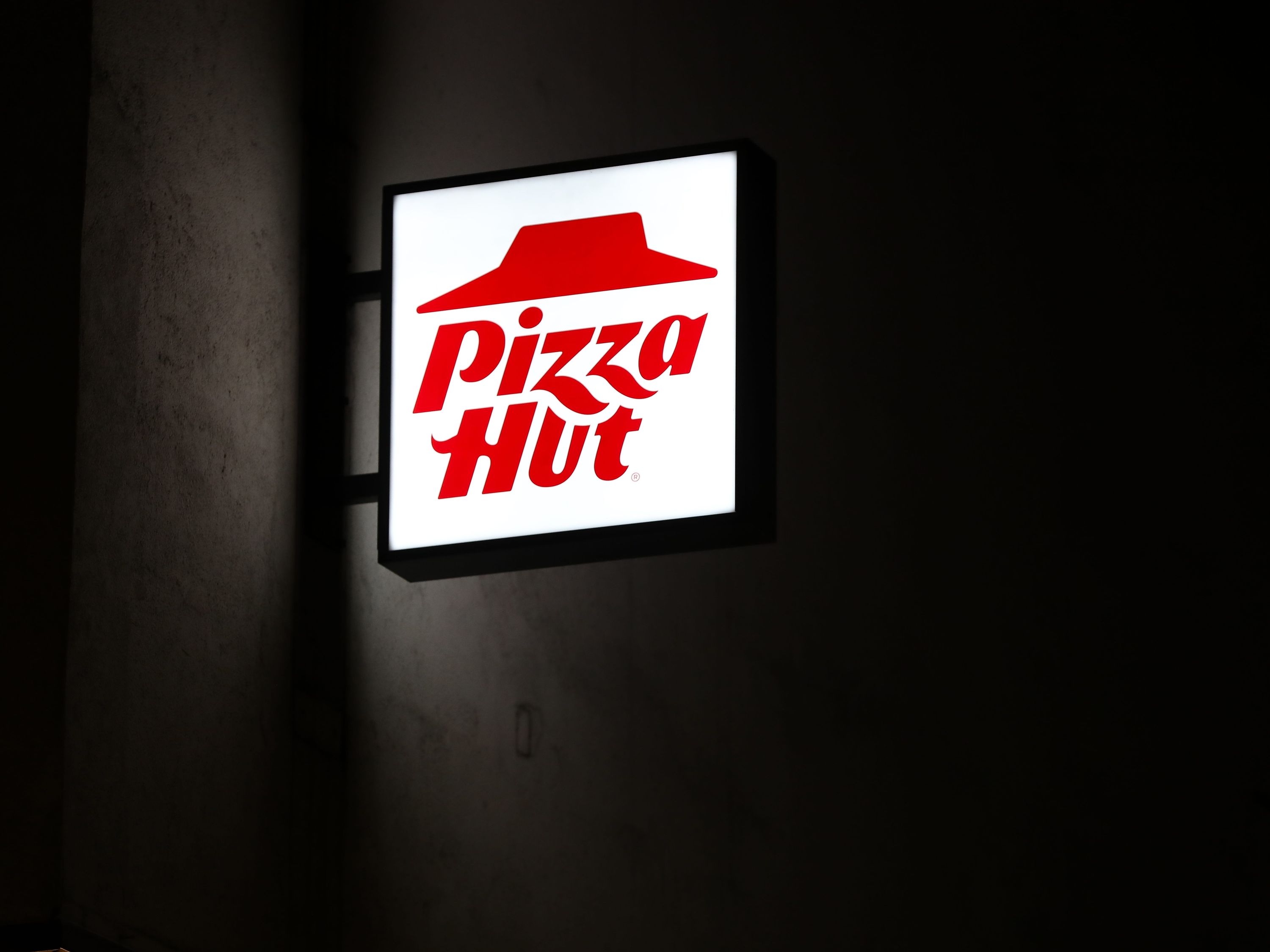 Yum! Brands vende Pizza Hut por US$ 2,7 bilhões — foco muda para KFC e Taco Bell