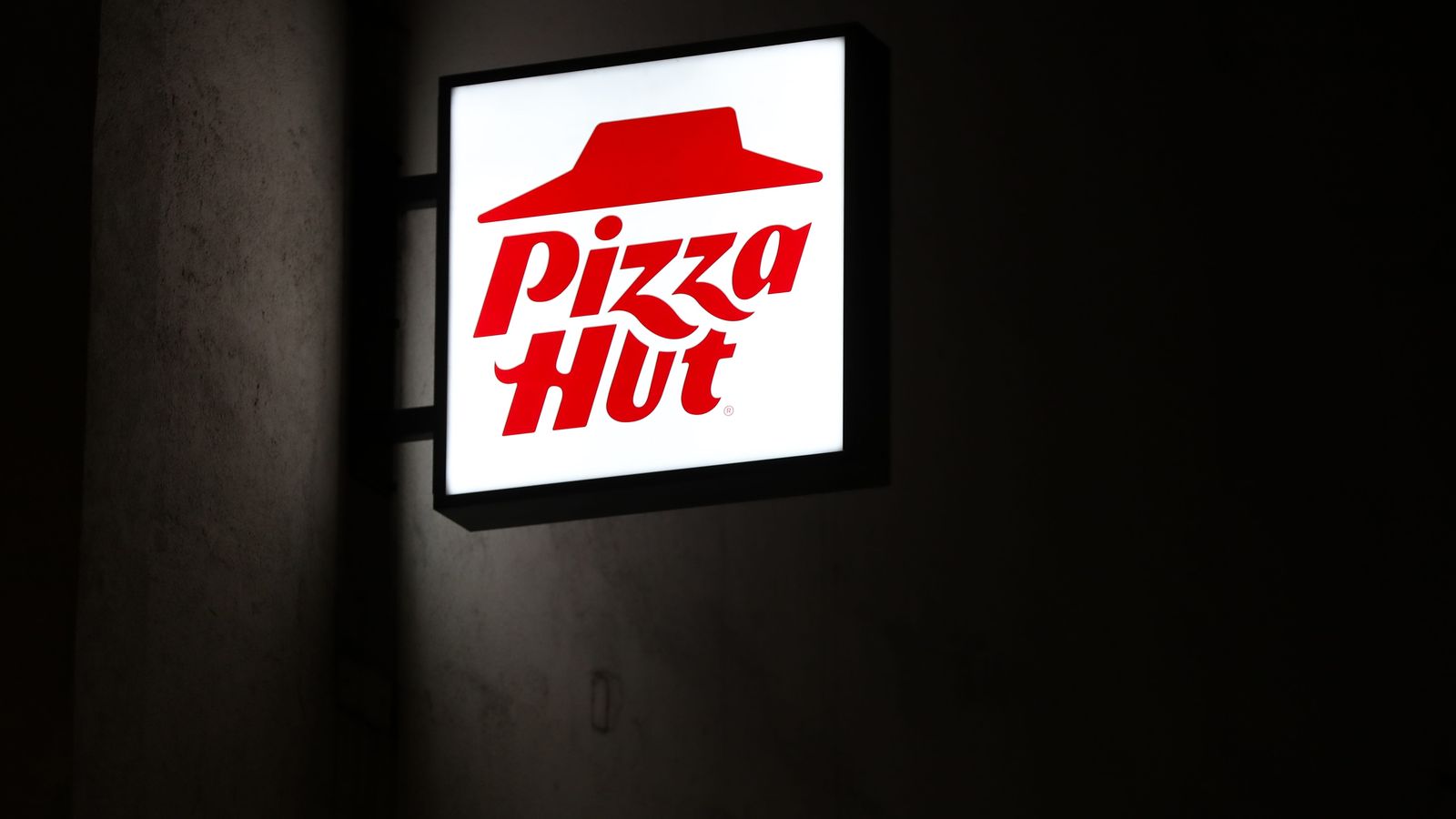 Yum! Brands vende Pizza Hut por US$ 2,7 bilhões — foco muda para KFC e Taco Bell