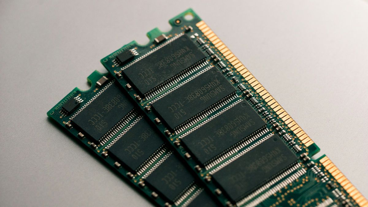 Micron projeta crise de memória além de 2027 — IA dita ritmo de escassez