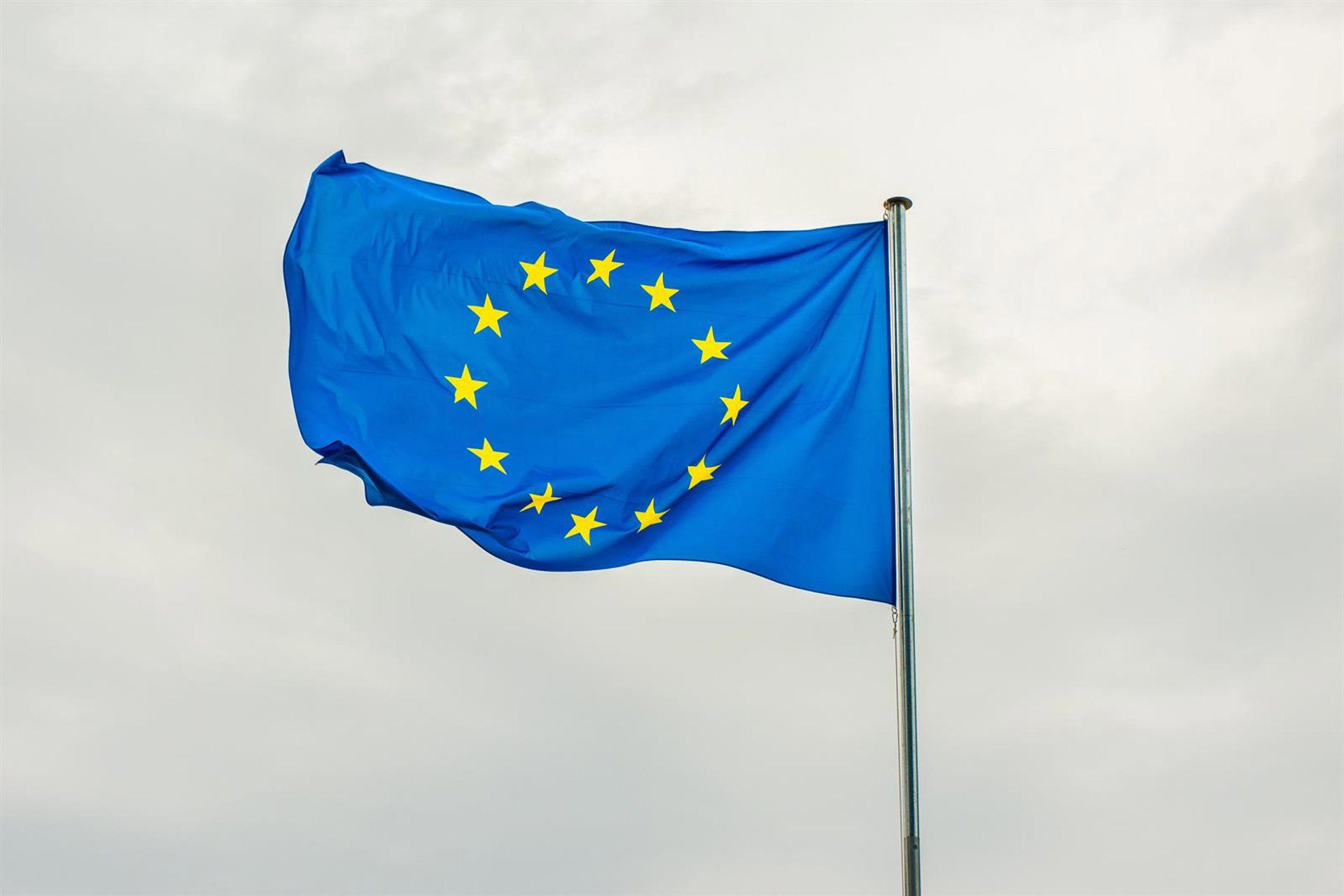 Comissão Europeia planeja captar 80 bilhões de euros em títulos no segundo semestre