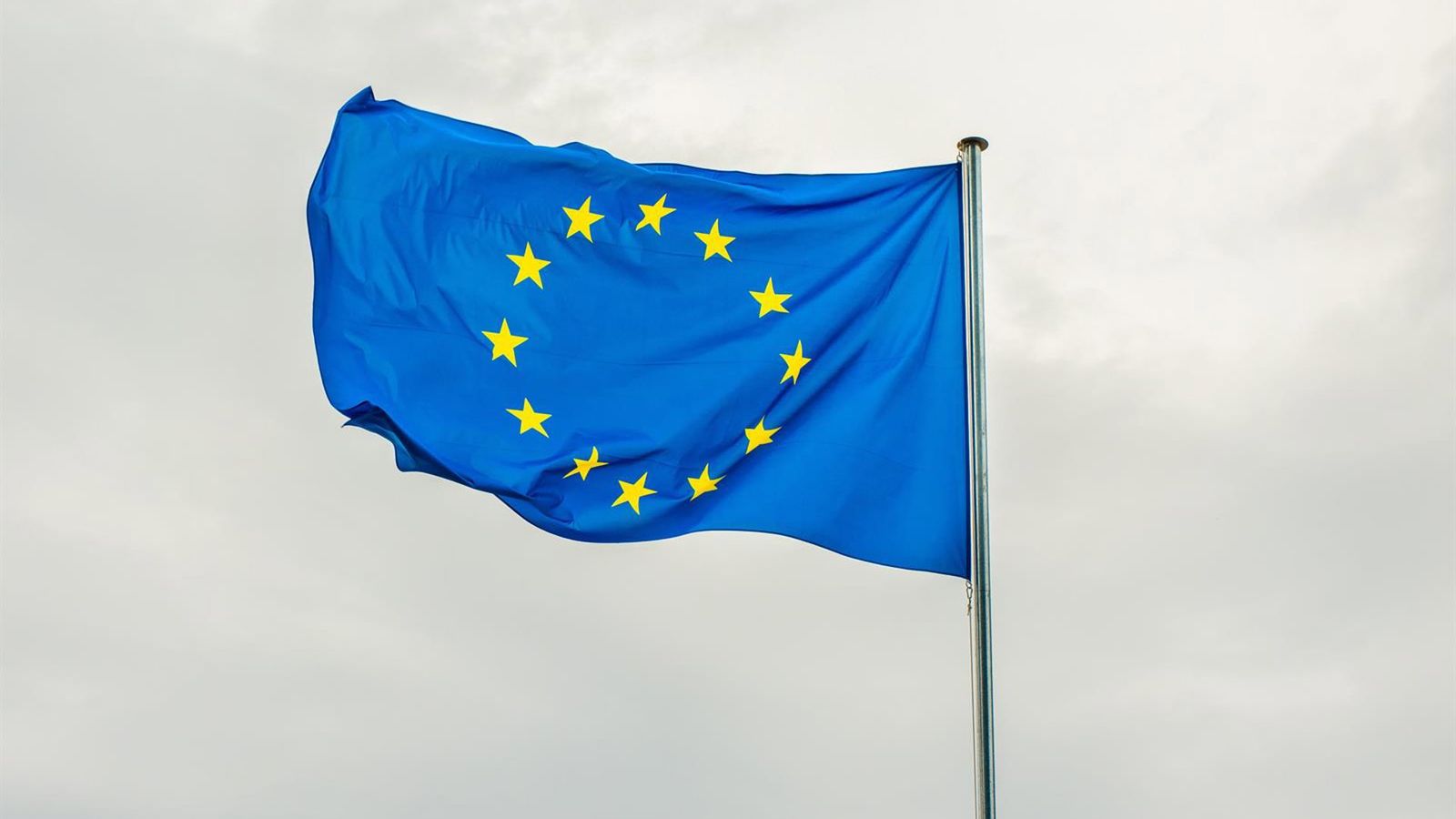 Comissão Europeia planeja captar 80 bilhões de euros em títulos no segundo semestre