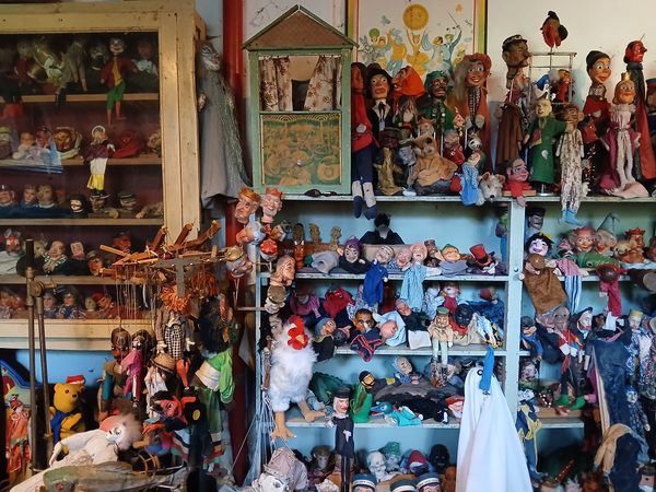 Viller Mühle — onde o tempo para entre bonecos e relíquias esquecidas