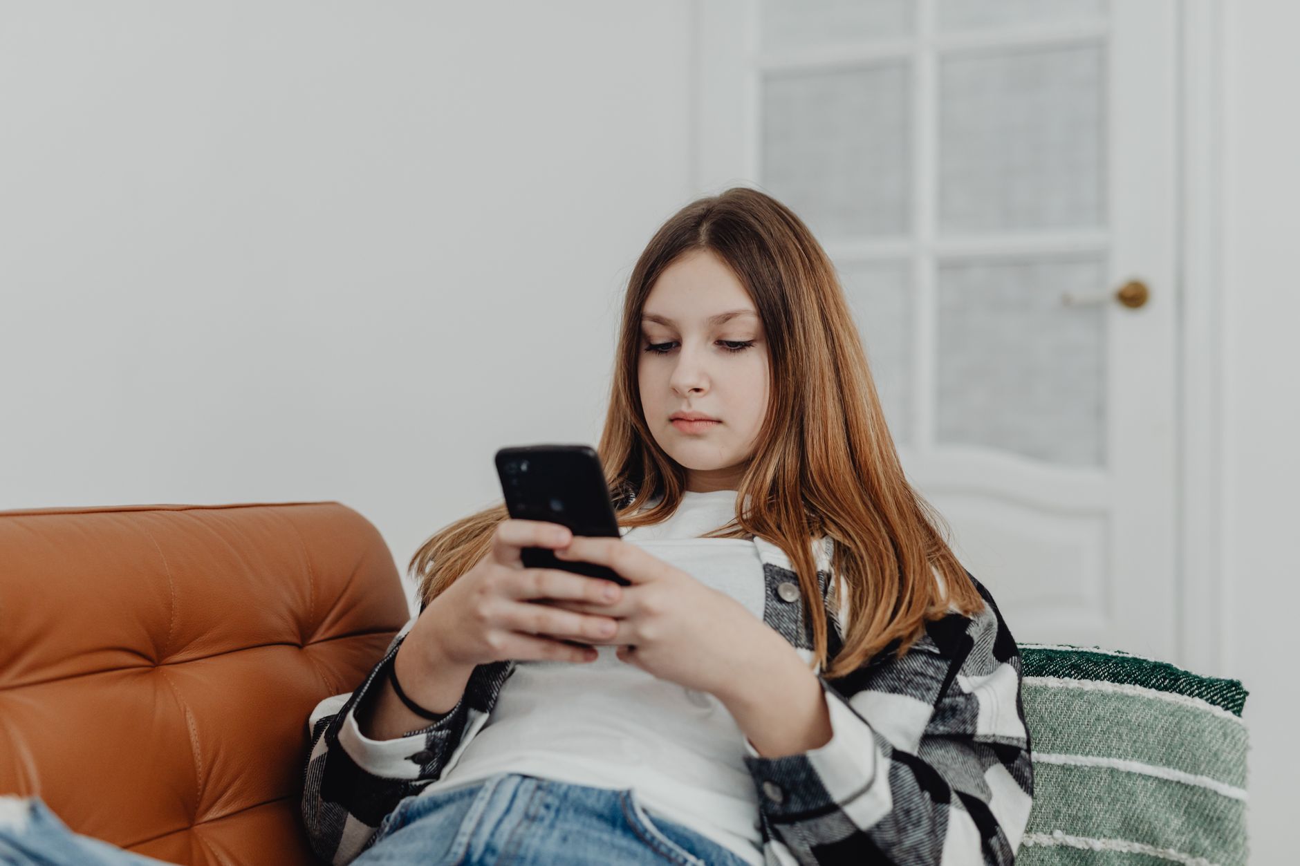 Reino Unido prepara restrição a redes sociais para menores de 16 anos