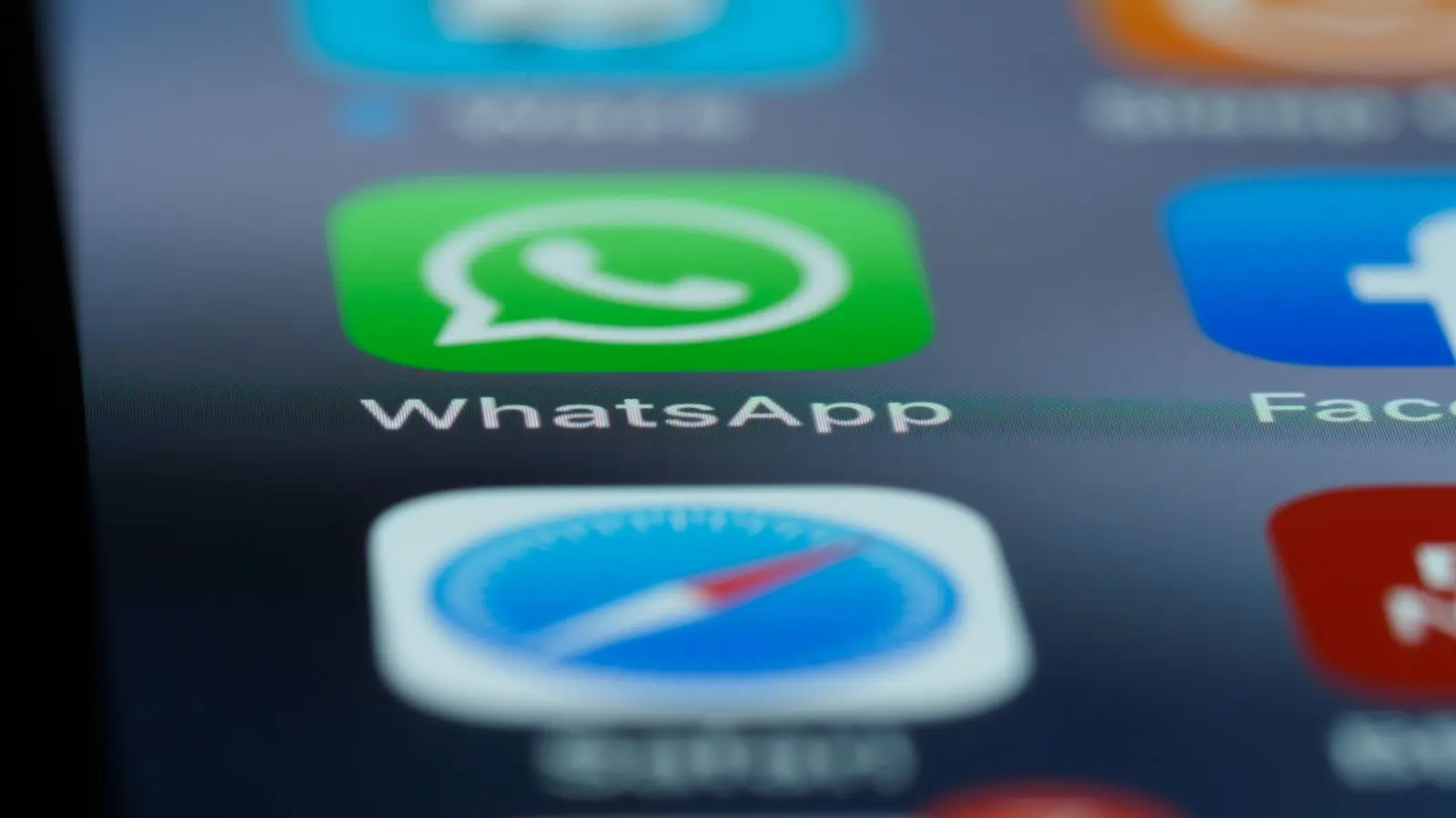 WhatsApp testa mensagens de texto que somem após leitura