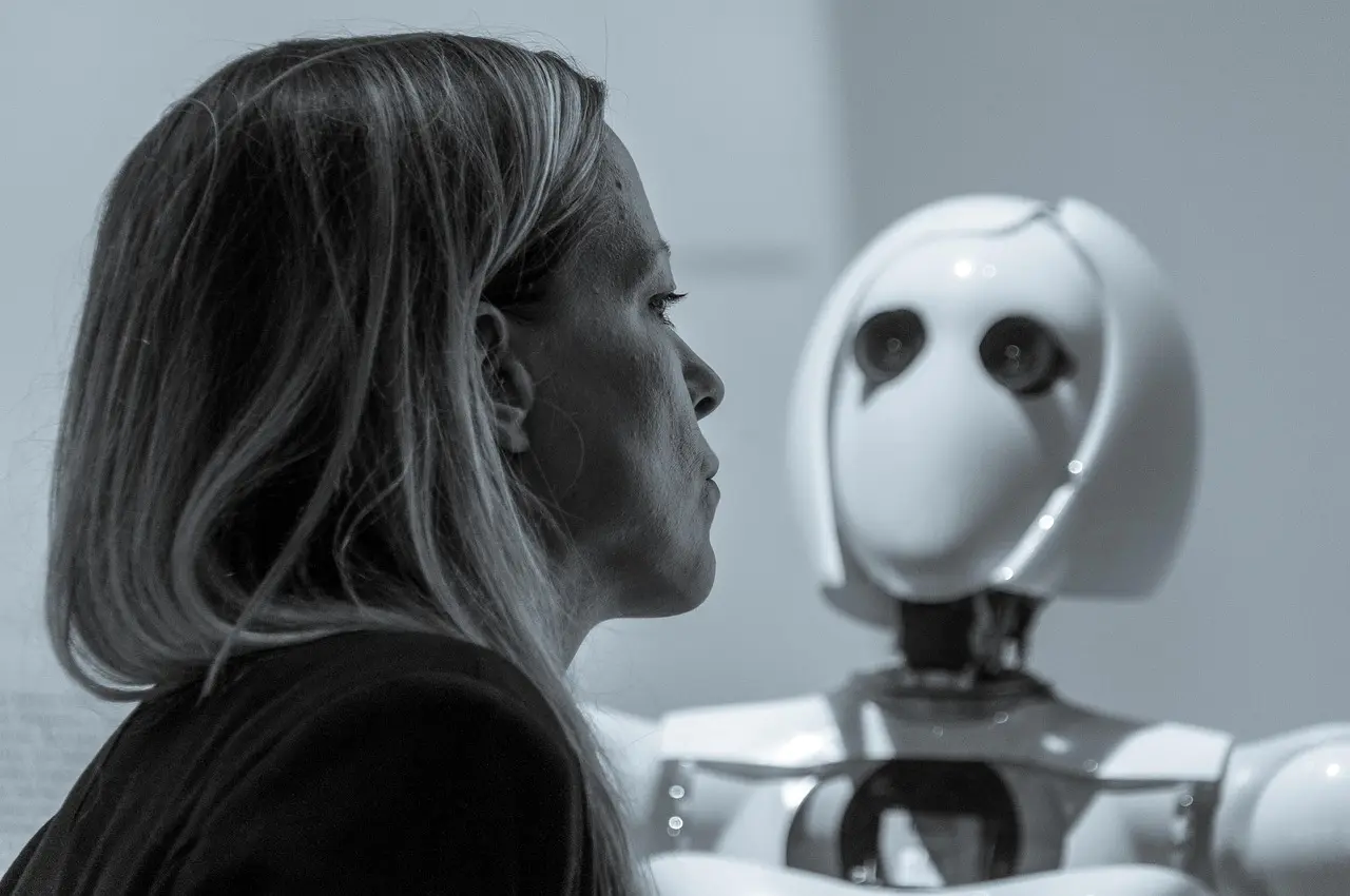 Richtech Robotics aposta em robô influenciador para humanizar a IA