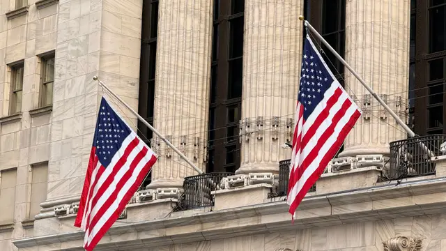 Mercado aguarda estreia de Kevin Warsh no Fed — juros devem seguir inalterados